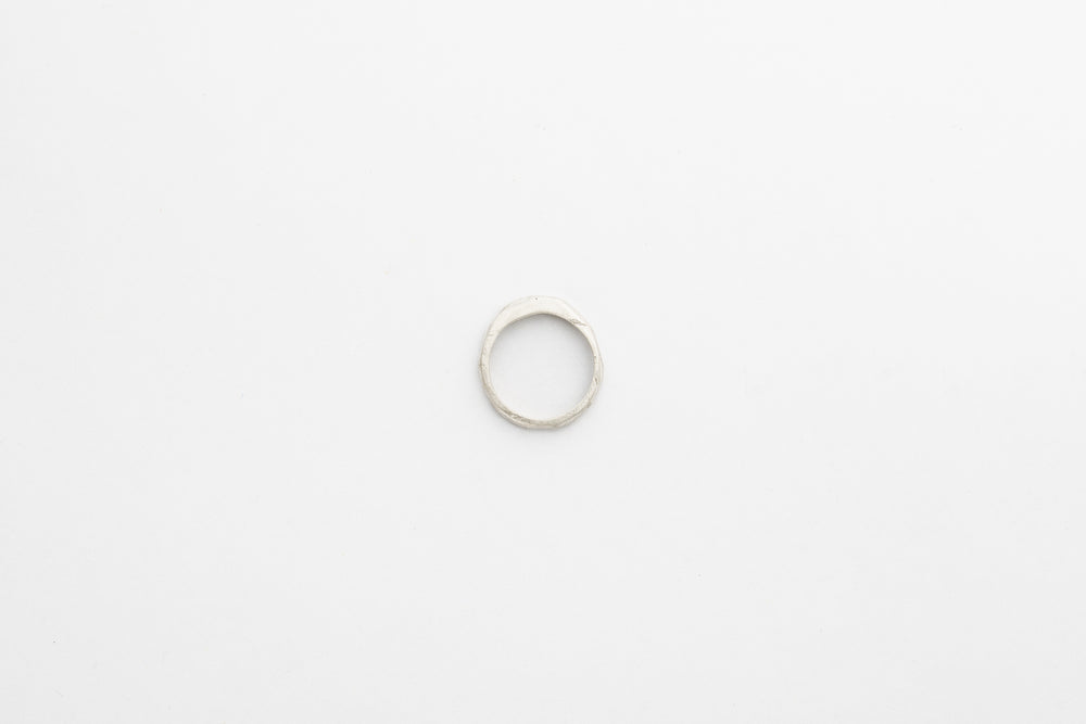 Geometric slim ring