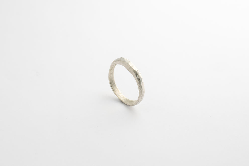 Geometric slim ring