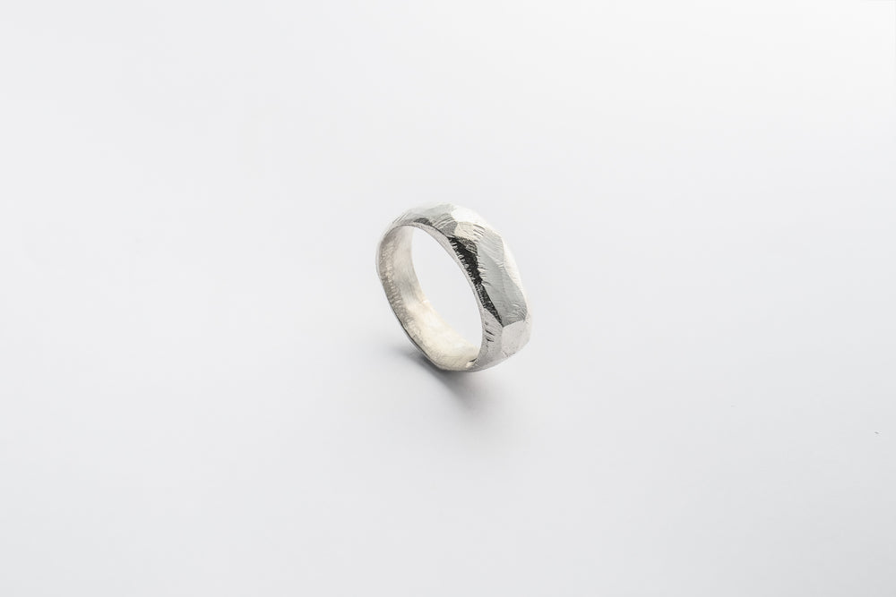 Geometric chunky ring