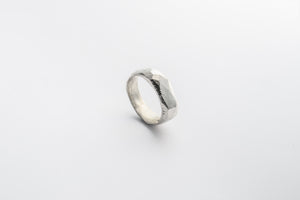 Geometric chunky ring