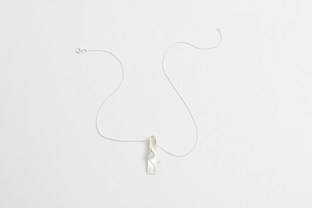 Cast Pendant Large on Fine Chain