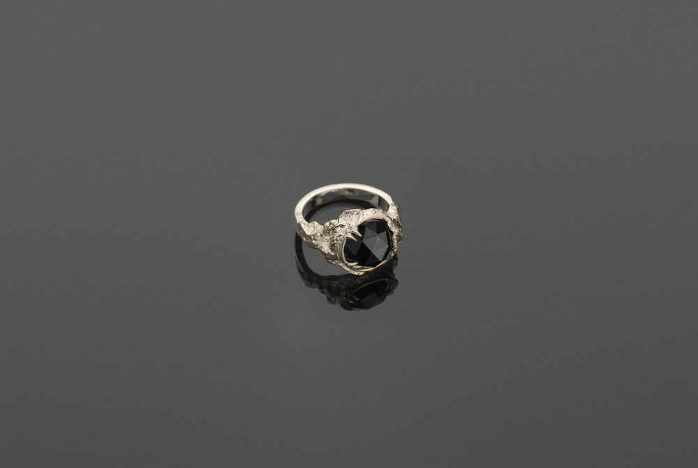 Nyx Ring