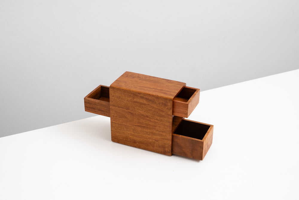 Magnet chest